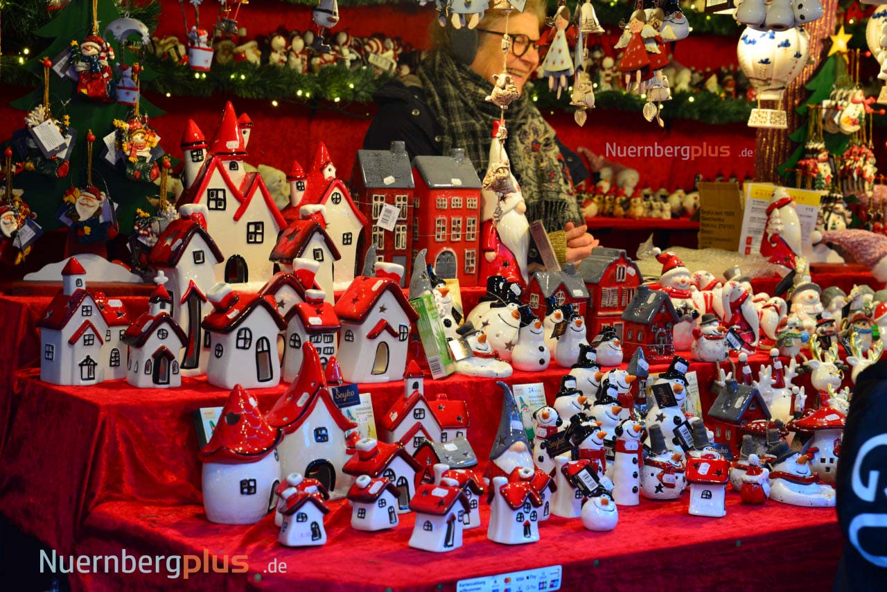 Christmas Market Nuremberg 2025 - Mulled wine and lights
